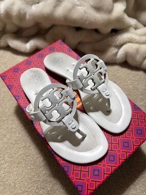 Tory Burch White Logo Thong Sandals - Women
